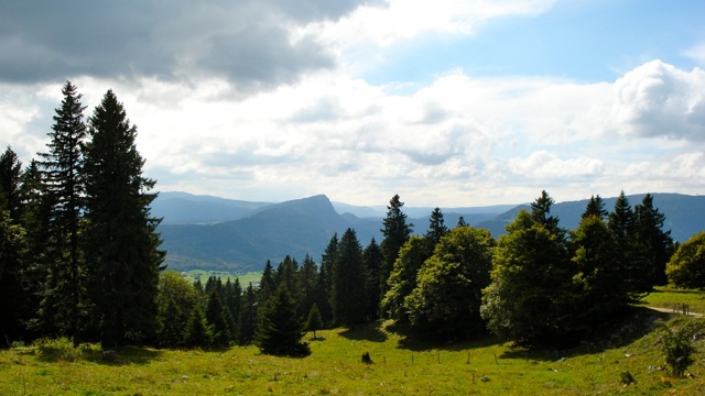 Vue depuis le Bel Coster sur la Dent de Vaulion