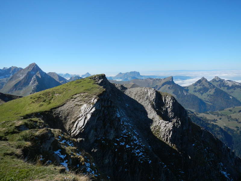 Le Hochmatt avec au fond tout les sommet mytiques des pré-alpes fribourgeoises